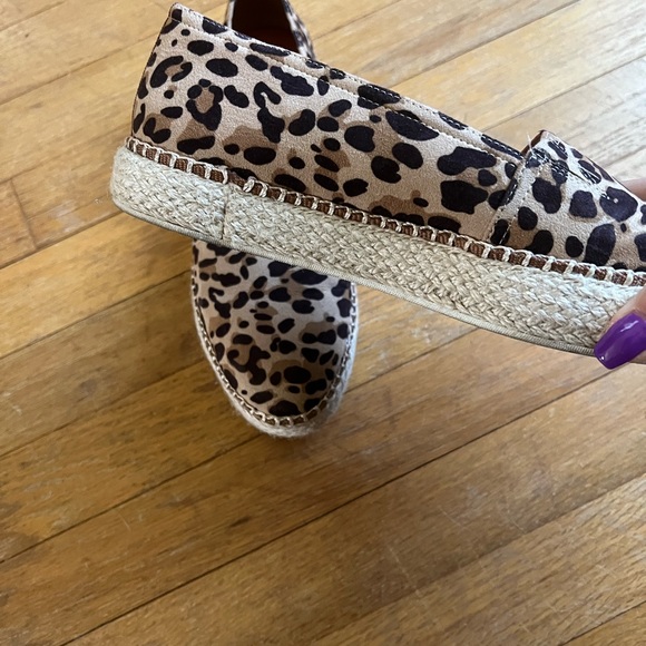 Leopard Dr Scholls slip ons - Picture 4 of 4